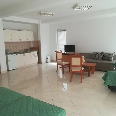 Guest house Luka 4*