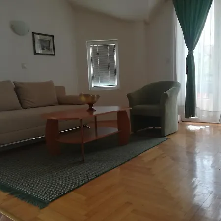 Guest house Luka 4*